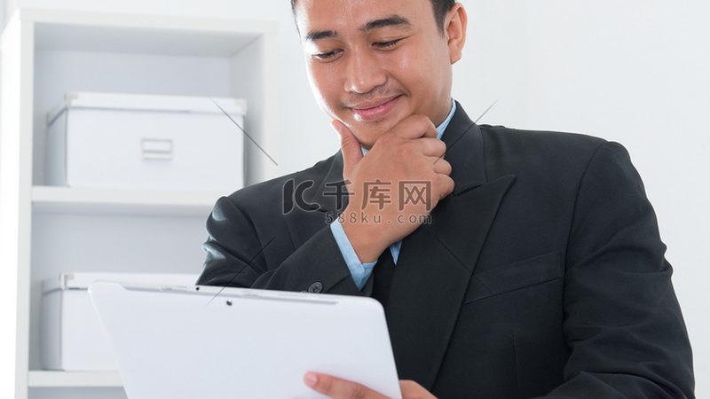 目前，拼多多店铺装修工具主要分为以下几类：