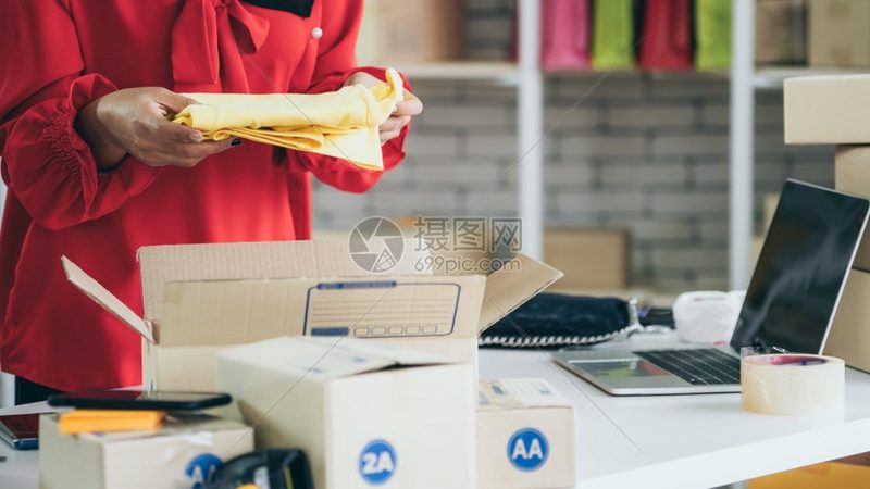 以下是一些在成都地区口碑较好的网店装修公司，供卖家参考：